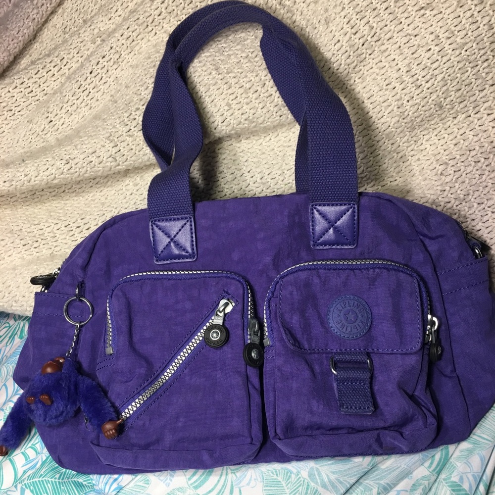 Nylon
Dimensions: 13"L X 9.75"H X 7.5"D